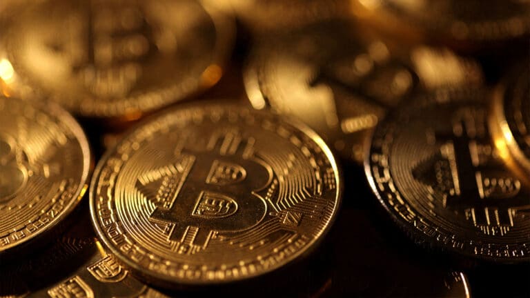 Цена биткоина преодолела $105 тыс. на фоне перемирия Израиля и Ирана