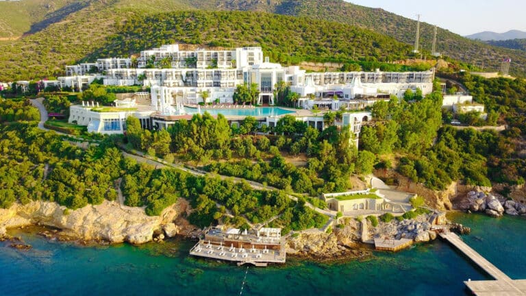 «Дочка» КМГ до сих пор судится с турецким совладельцем за luxury-отель в Бодруме
