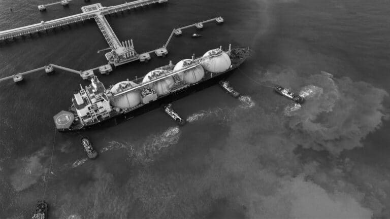В Минэкологии два года подряд не видят розлив нефти на Каспии