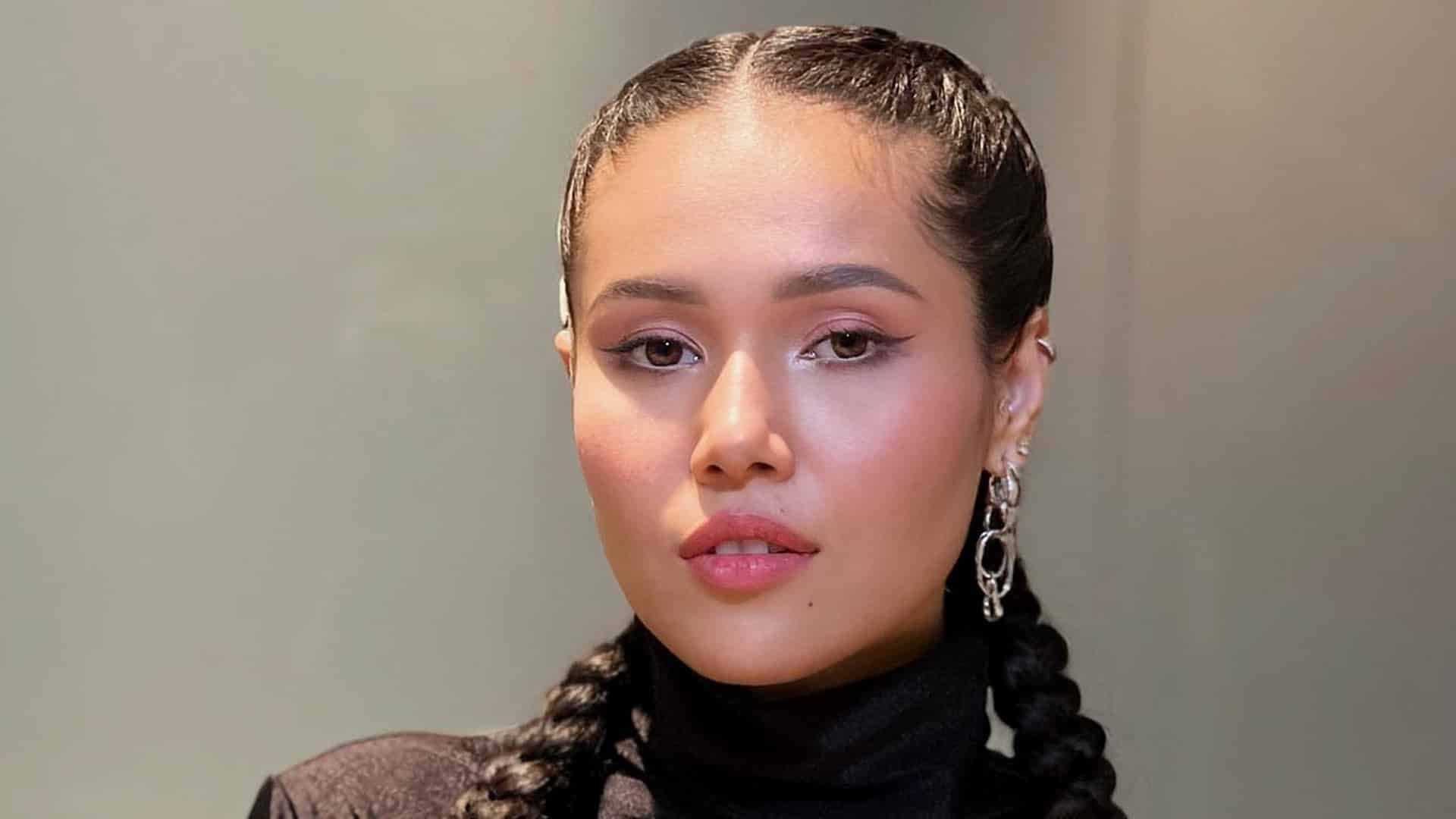 Певица Наzима устроила сюрприз столичным выпускникам