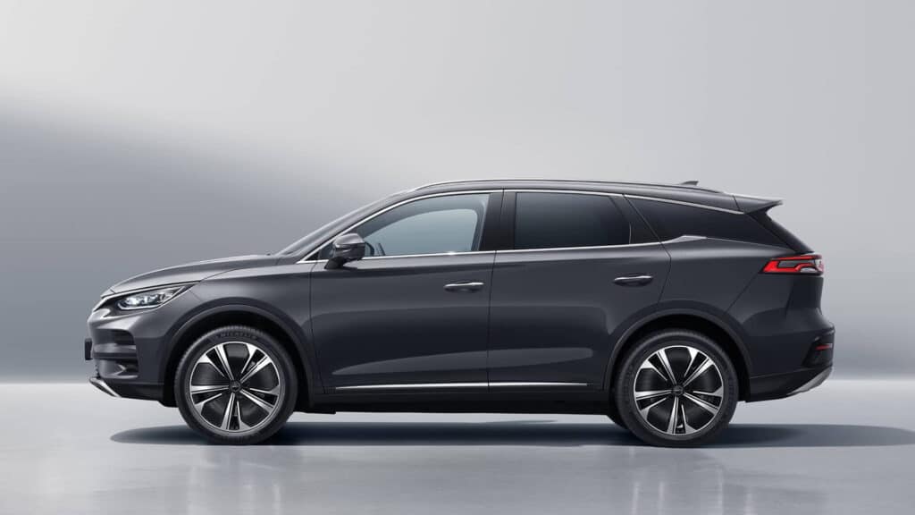 Алматинец показал, что стало с BYD Tang за год эксплуатации