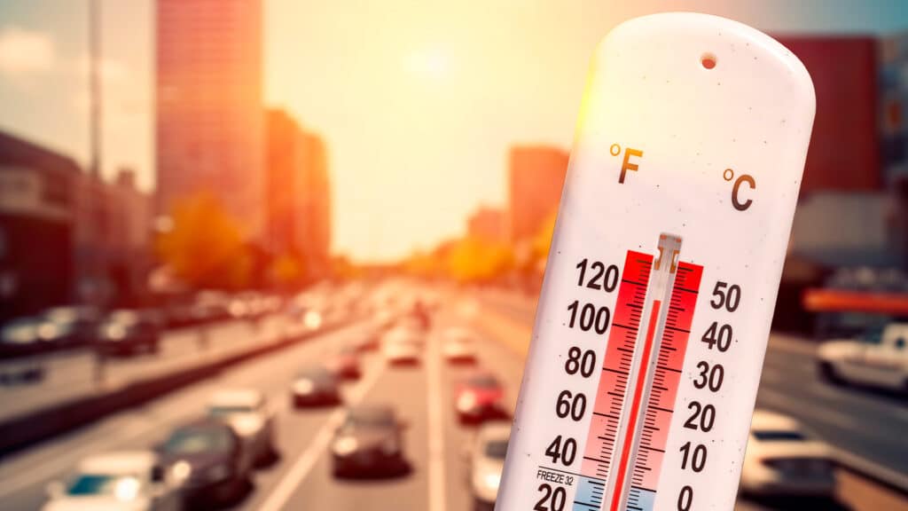 Топ-7 ошибок водителей в жару, которые «убивают» машину