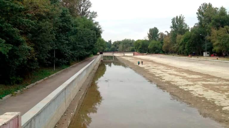 Причины отсутствия воды в Большом Алматинском канале назвали в акимате