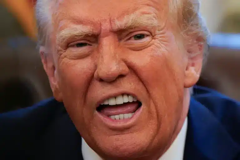 Трамп призвал не повышать цены на нефть