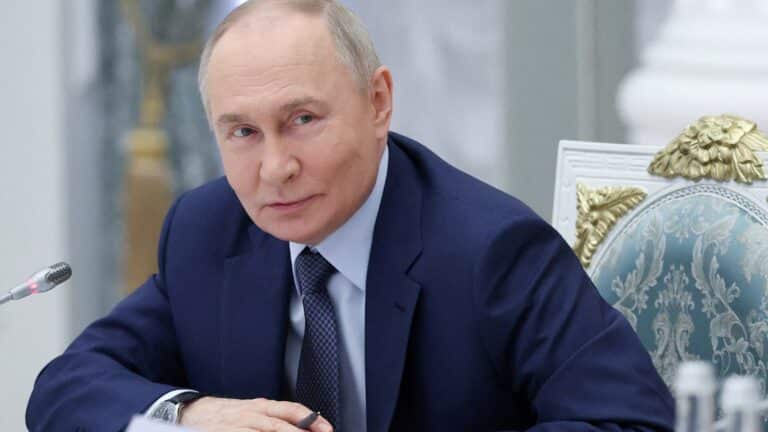 Путин: Зеленскиймен кездесуге дайынмын