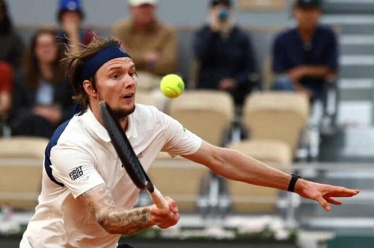 Бублик с камбэком одолел чемпиона Almaty Open и вышел в финал турнира в Галле