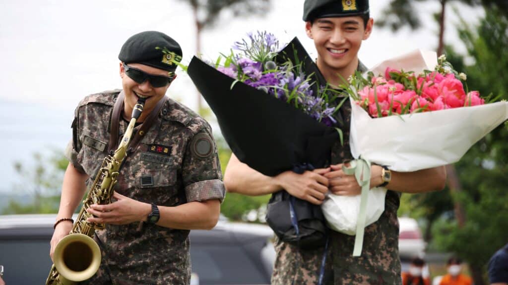 K-pop жұлдызы жанкүйерлері алдында өнер көрсетті / фото: REUTERS/Kim Hong-Ji
