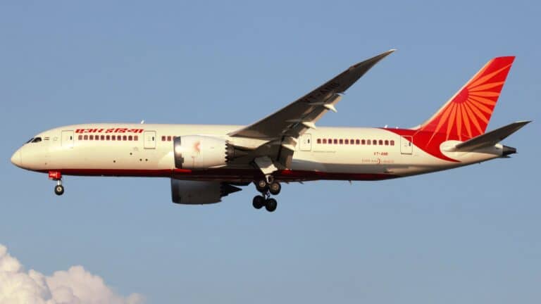 Air India жолаушы ұшағы апатқа ұшыраған соң Boeing  акциялары құнын жоғалтты