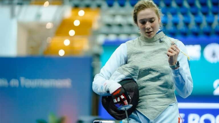 София Актаева и Артем Саркисян вошли в Топ-10 на чемпионате Азии по фехтованию