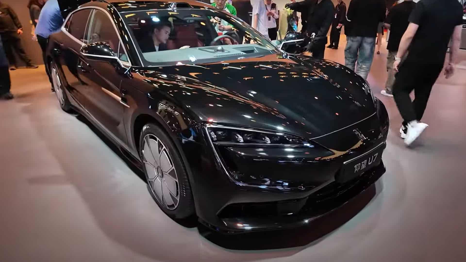 BYD Yangwang U7, санжар рулит, Sanzhar Rulit, авто из Китая, машины из Китая в Казахстан