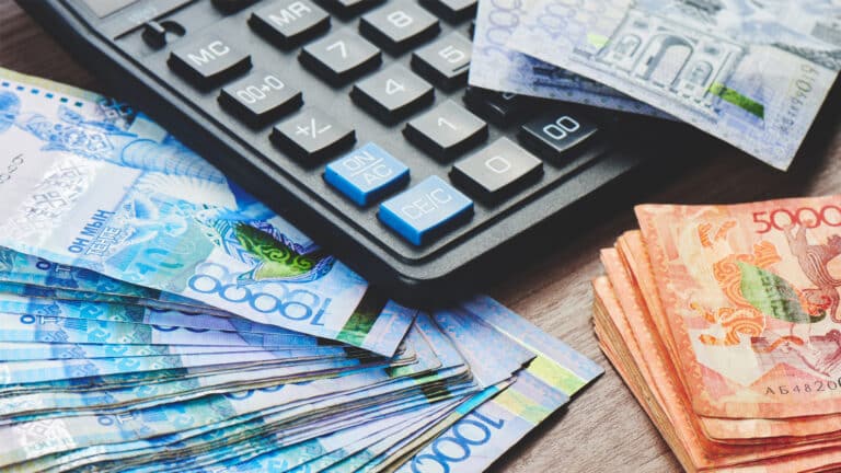 У миллионов казахстанцев вырастет зарплата за счет налогового вычета