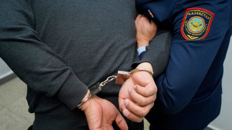 Полицейские пытали мужчину в туалете райотдела области Улытау