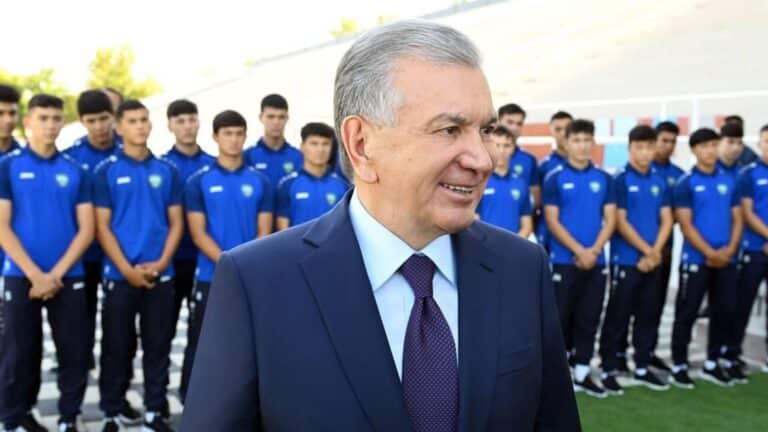 Өзбекстан президенті әлем чемпионатына шыққан футболшыларға BYD көлігін сыйлайды