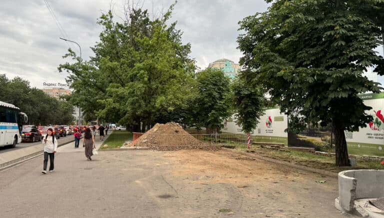 Новый сквер на месте сгоревшей резиденции Назарбаева строят в Алматы
