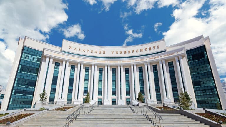 Студентка Назарбаев Университета найдена мертвой в общежитии