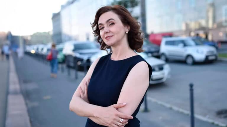 Свекровь убитой экс-судьи Айгуль Сайлыбаевой сбежала из Германии в Россию