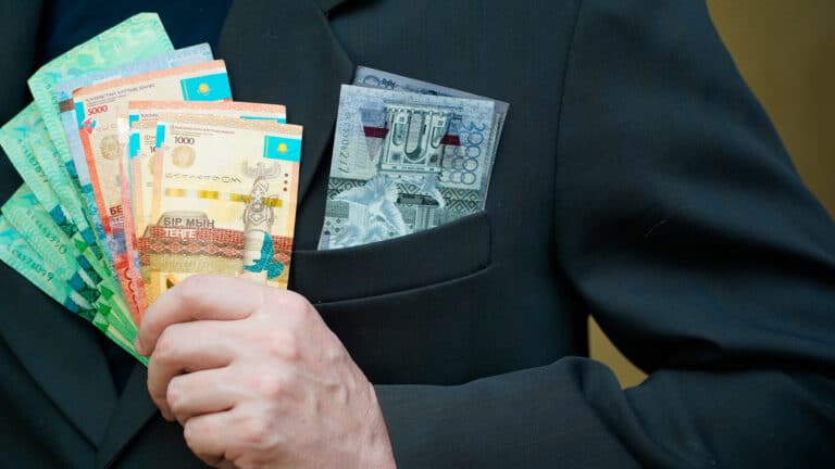 В «Казводхозе» объяснили, почему премии получил только центральный аппарат