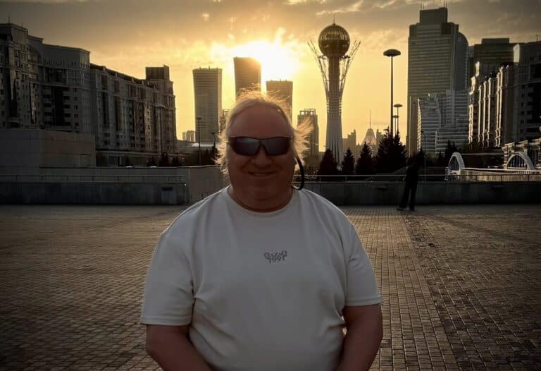 Голливудский продюсер репостнул видео ко Дню госсимволов РК