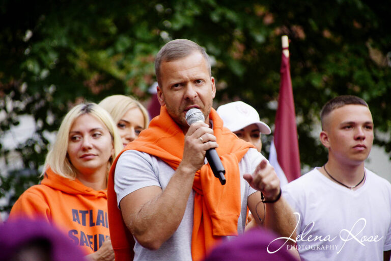 Депутата задержали в Латвии после публичной поддержки русского языка