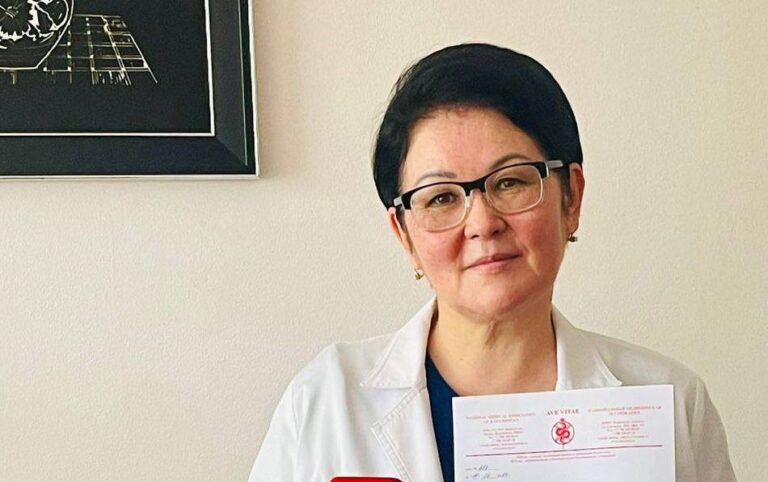 Ұшақ бортында адам өмірін сақтап қалған акушер-гинеколог
