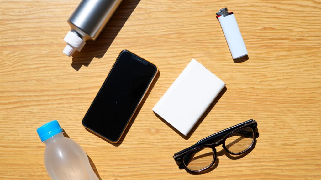 Список предметов, которые нельзя оставлять в машине в жару