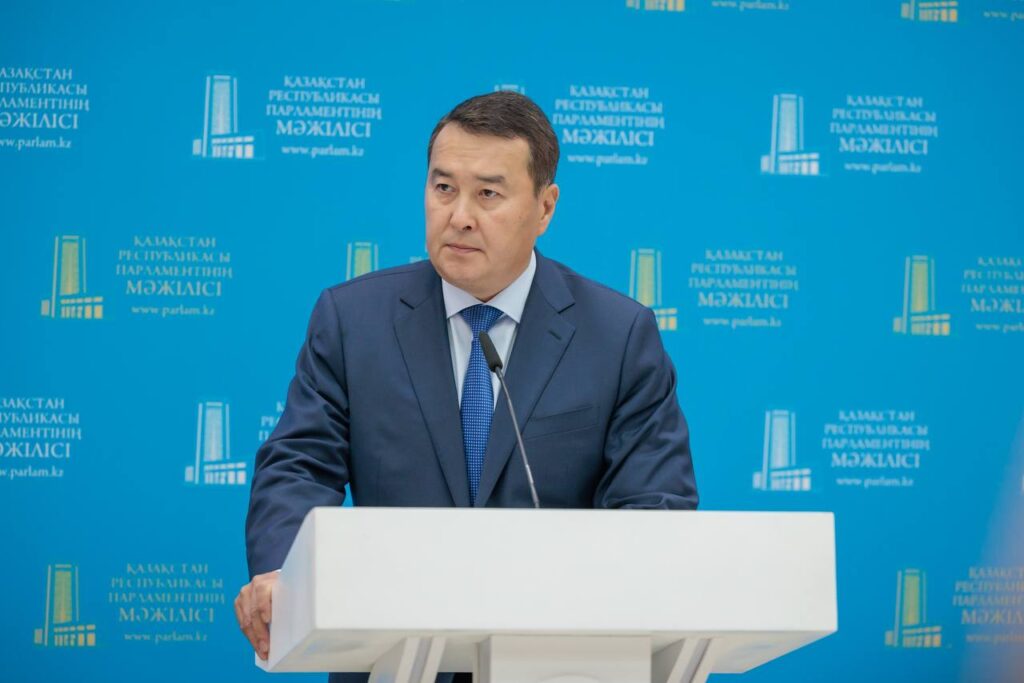 Смайылов квазимемлекеттік сектор активтерді ұтымсыз басқарып отырғанын айтты / Фото: Жоғары аудиторлық палата