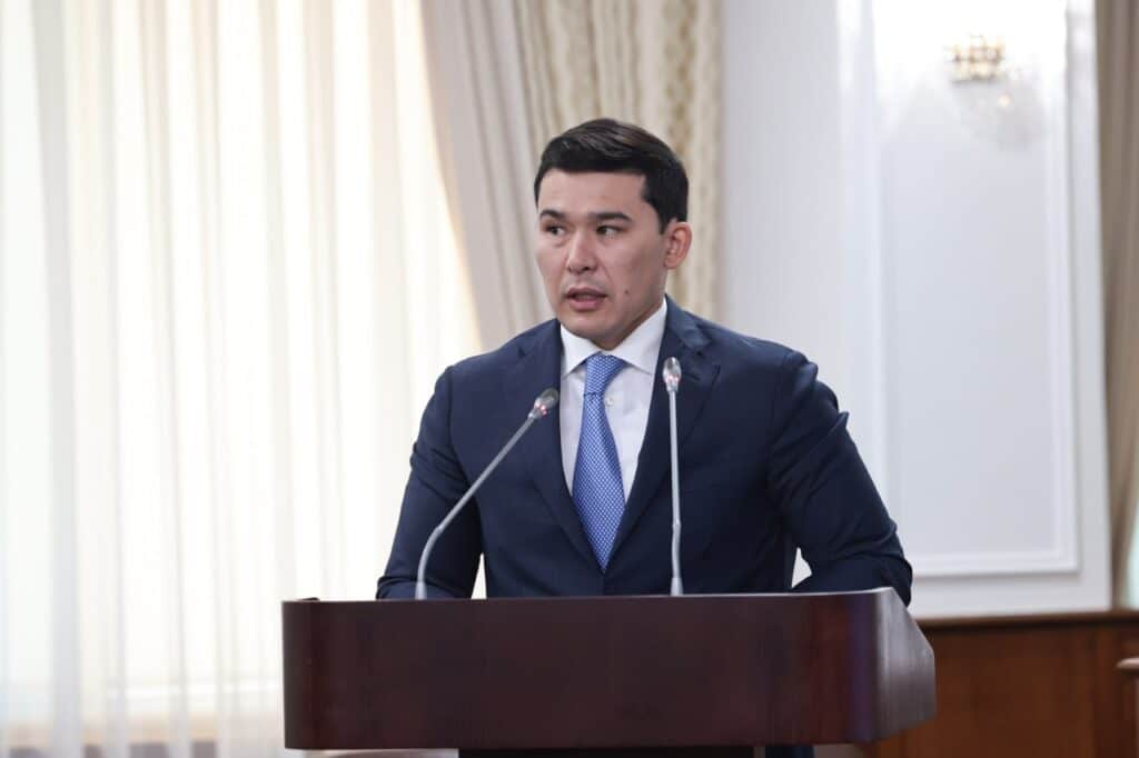 түнгі экспресс-маршруттар