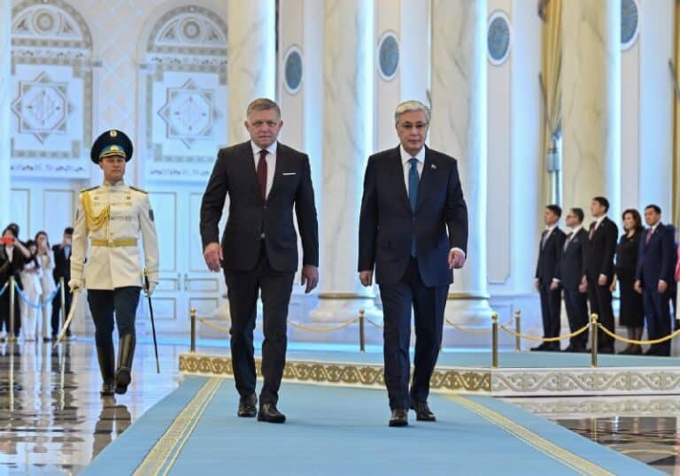 Президент Словакия премьер-министрі Фицоны қарсы алды