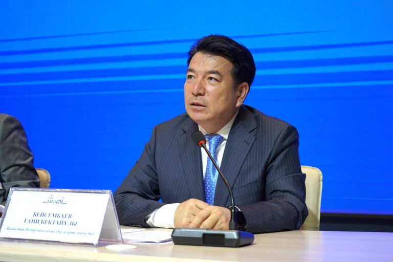 Оқу-ағарту министрі жеке мектептердегі жемқорлықпен күрес бастайтынын айтты