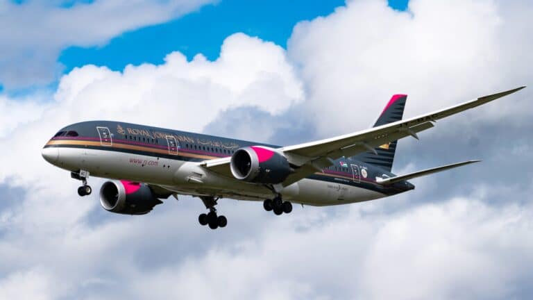 Авиакомпания Royal Jordanian заявила, что ее самолеты научились уклоняться от ракет