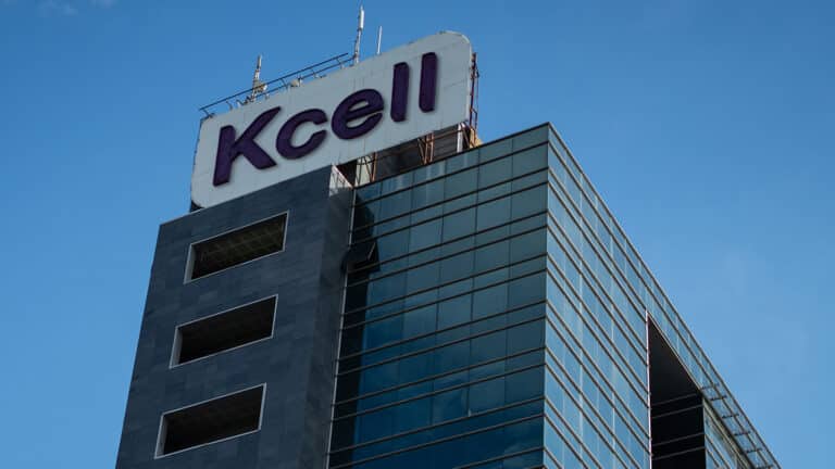 Топ-менеджеры Kcell заработали десятки миллионов тенге за год