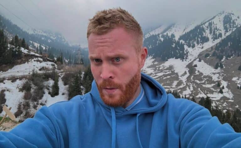 Евгений Чебатков проведет стендап на борту ледокола в Арктике