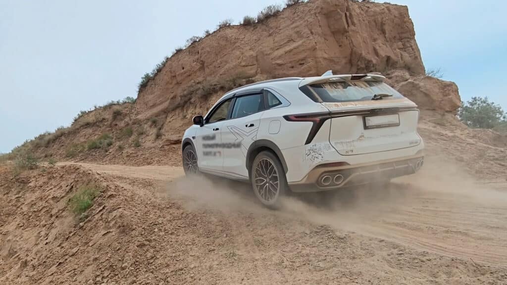 Полноприводную Kaiyi X7 испытали бездорожьем в предгорьях Алматы