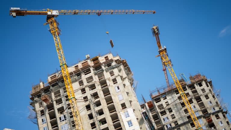 Квартиры в домах, начатых до 2026 года, не попадут под НДС