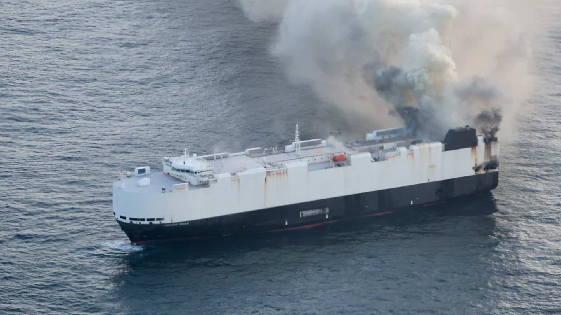 пожар автовоза, затонувший корабль, утонул корабль, утонуло судно, утонули машины, Morning Midas