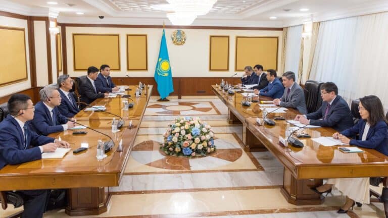 Казахстан планирует занять млрд юаней у Китая на развитие промышленности