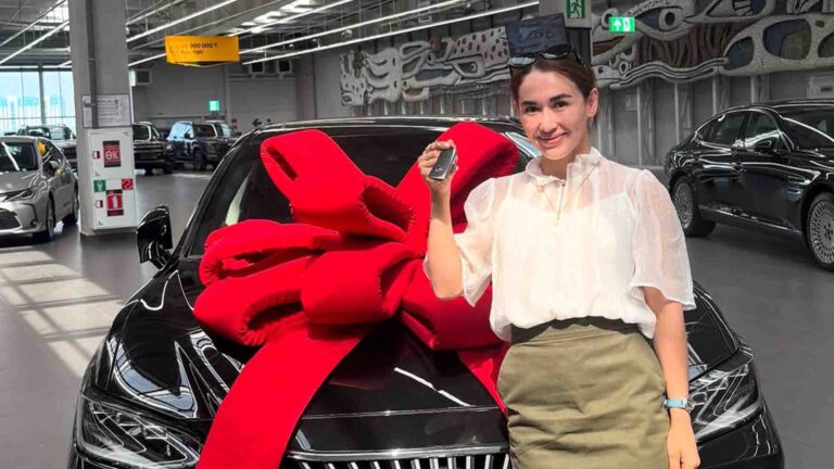 «Jenys» клубы Әбиба Әбужақыноваға Lexus сыйға тартты