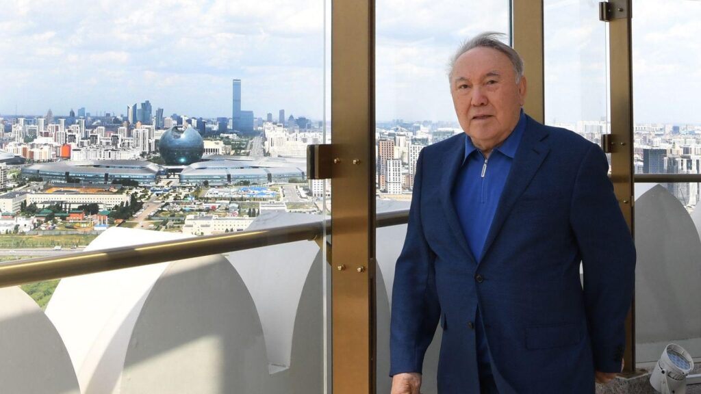 Нұрсұлтан Назарбаев Астанадағы мешітке барды