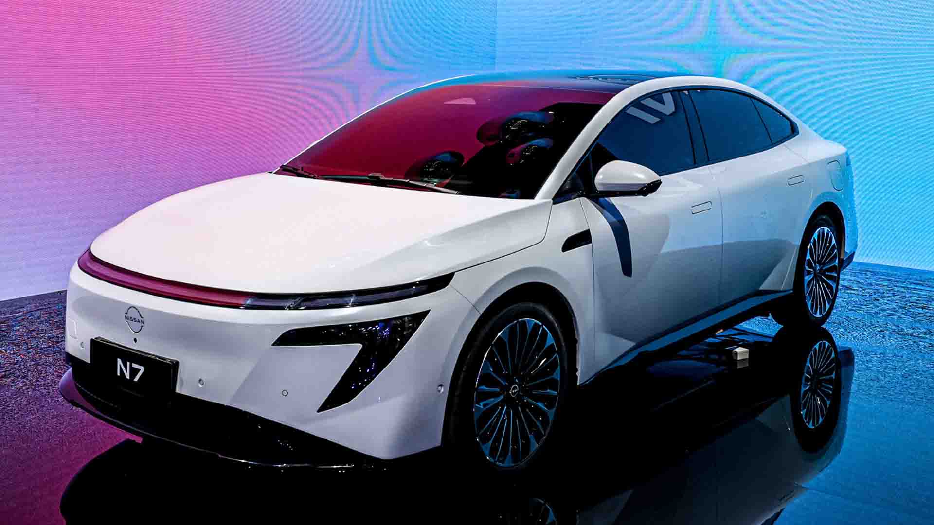 Nissan N7 салонының дизайны ерекше назар аудартады / фото: drive2.ru