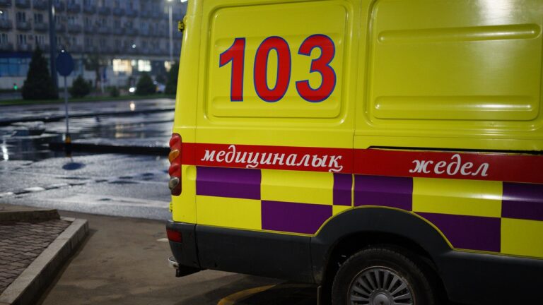 Сот үкімінен кейін айыпталушы Қалиахметтің анасы есінен танып қалды