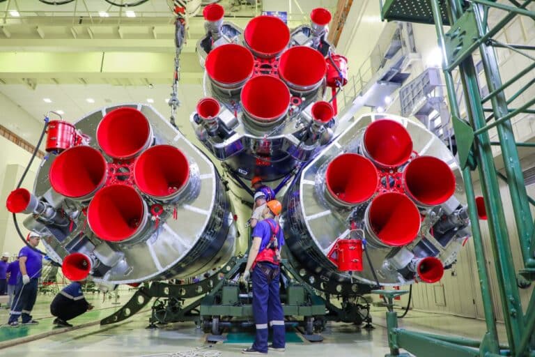 На Байконуре собрали «пакет» ракеты «Союз»