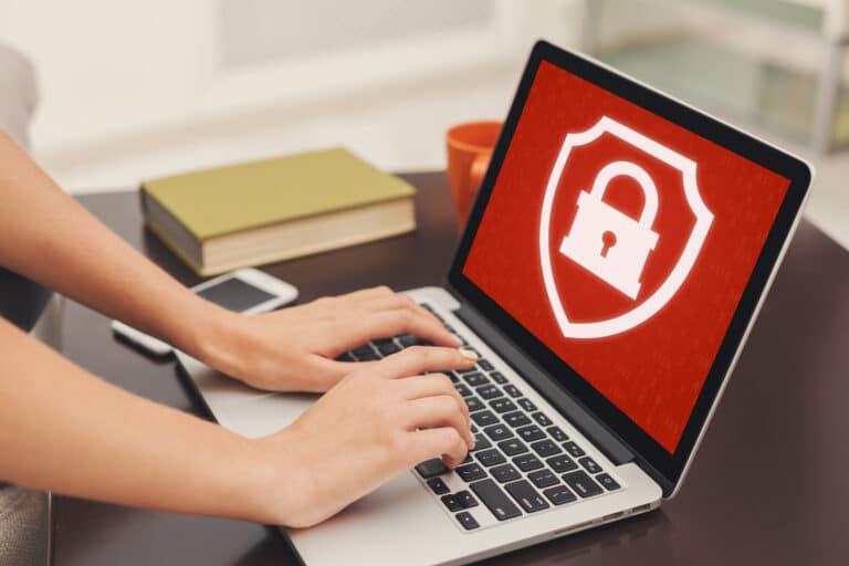 Заблокировать Kyzdar.net обещают после инцидента с главредом Ulysmedia.kz