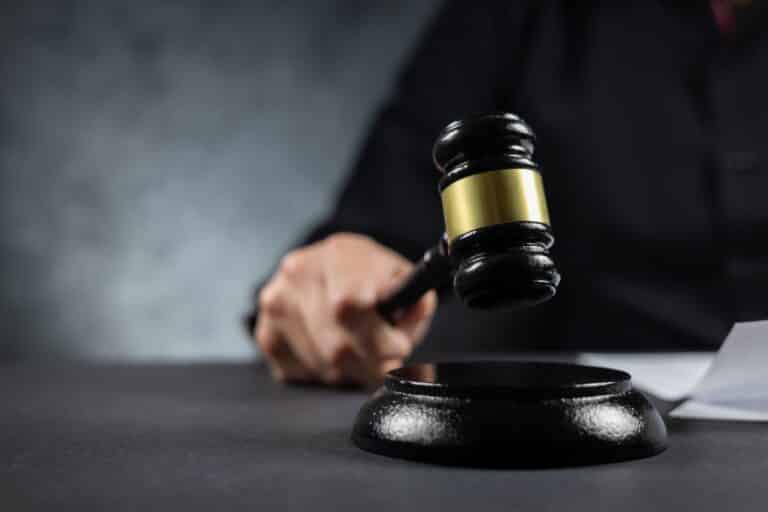 Миллионы похитили при строительстве домов пострадавшим от паводка