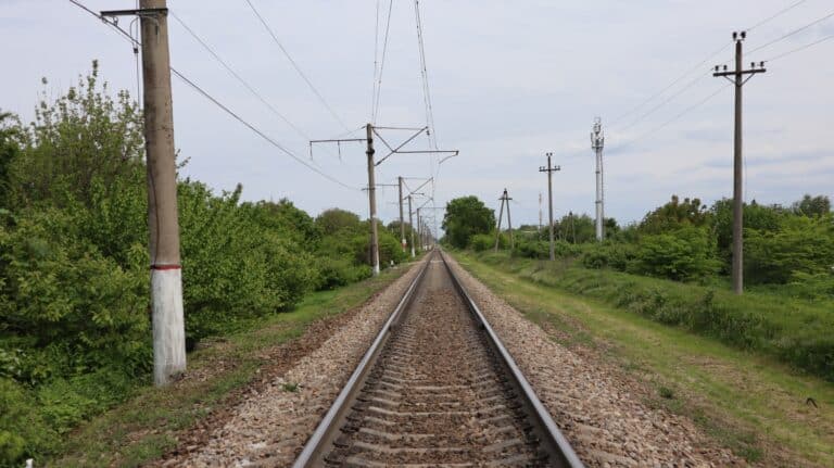 Многодетную мать сбил поезд в Акмолинской области