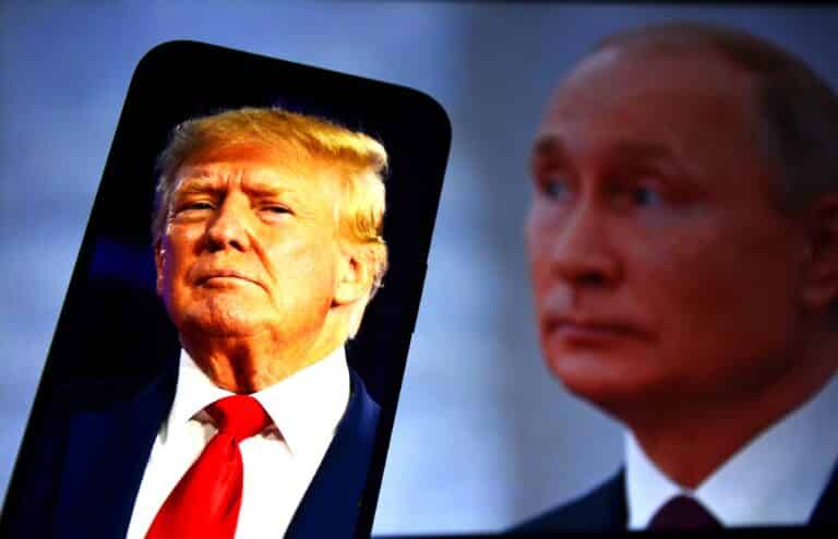 Трамп заявил, что поговорил по телефону с Путиным