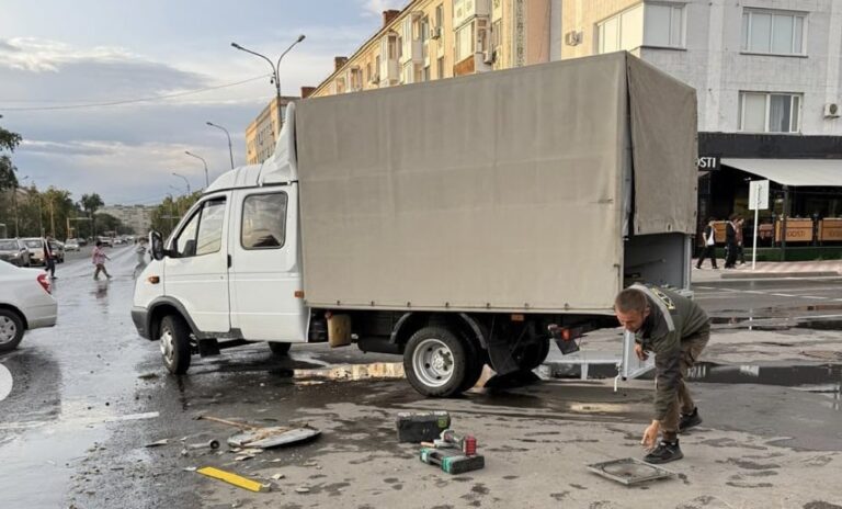 Павлодар восстанавливают после ураганного ветра