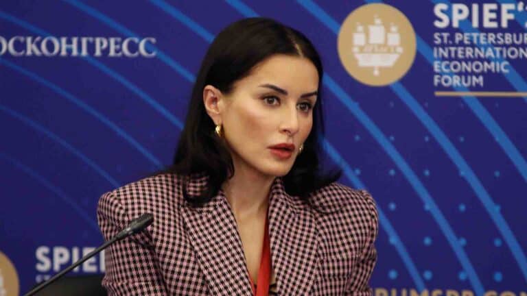 Келуіне тыйым салынған Тина Канделаки тағы да Қазақстанға шүйлікті
