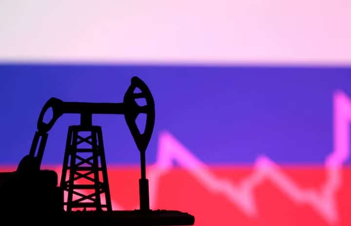 Страны G7 готовы снизить потолок цен на нефть из России без участия США