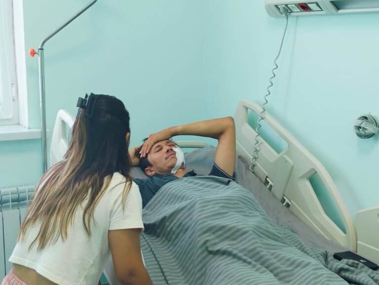 Шымкентте жолақысын төлемеген жолаушы автобус жүргізушісін сабап кетті