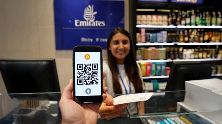 Билеты на рейсы Emirates можно будет оплатить криптовалютой с 2026 года